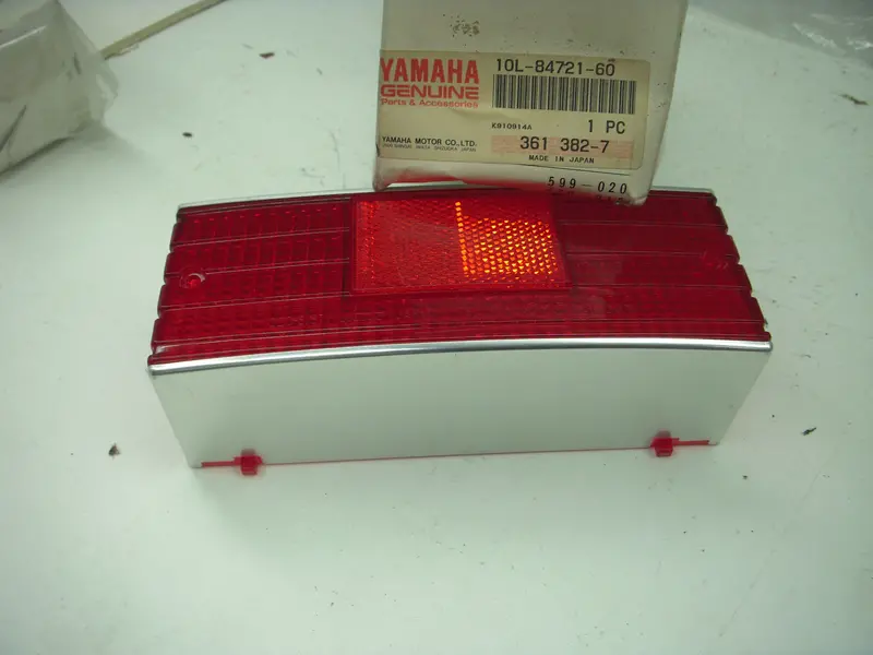 10L-84721 Tail Light Lens Nos Yamaha 1983-85 Xc180 Xv920 Virago (Red117) 1