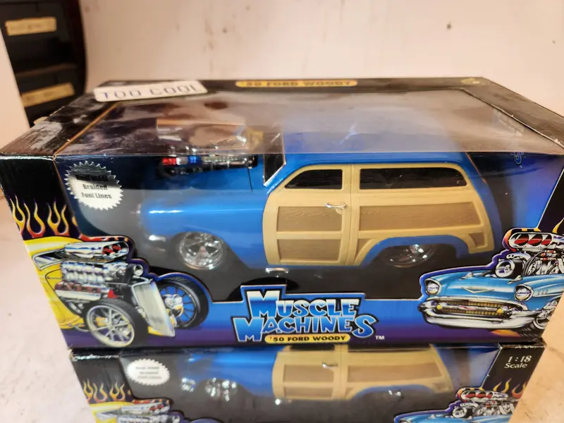 1950 Ford Woody Blue Muscle Machines 1:18 New Collectible Toy (N-Top) 1