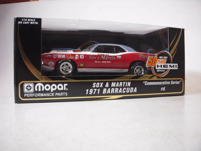 1971 Barracuda Sox & Martin New 50 Year Hemi Commemorative Series #6 American Muscle Diecast 1:18 Scale Collectible 1