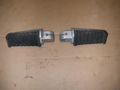 1984 Zn1100 1100 Kawasaki Used Rear Pegs Pair 9808-30 (N17-18) 1