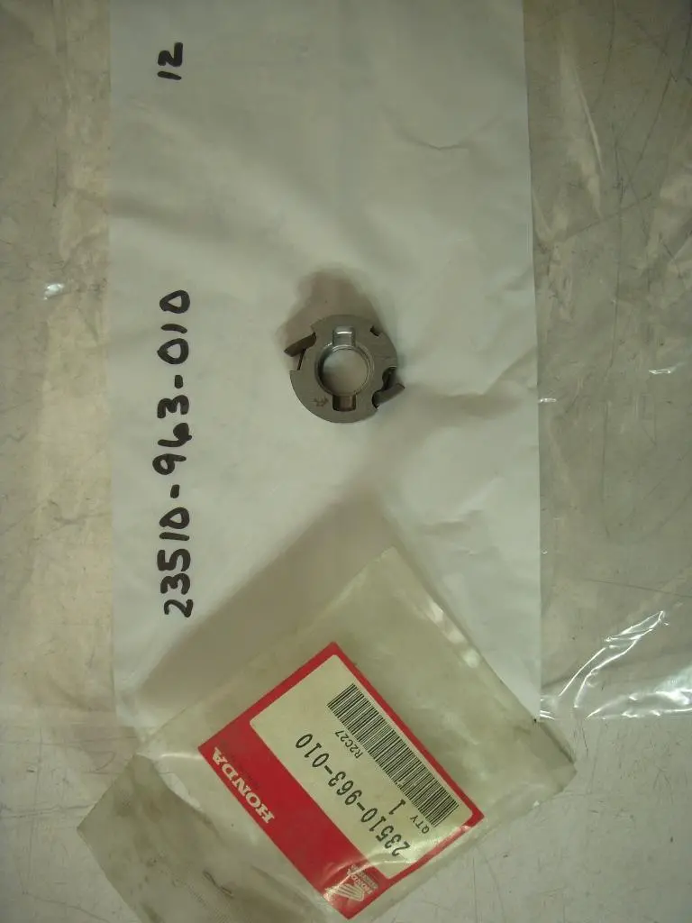 23510-963-010 Nos Honda Oem New Ratchet Cover Right Generator (Red125) 1