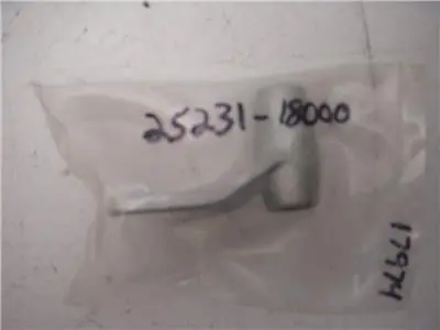 25231-18000 5Th Driven Gear Shift Fork Suzuki Used Gt250 1973-77 (A27) 1