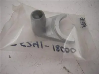 25241-18000 5Th Drive Gear Shift Fork Suzuki Used Gt250 1973-77 (A27) 1