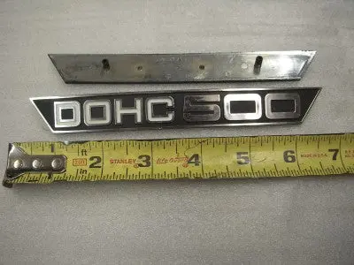 371-21787 Pair (2) Side Cover Emblems Nos Yamaha 1973-75 Tx500 Xs500 (Red117) 1