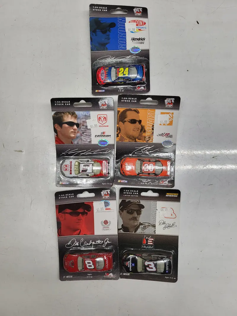 5- Stock Cars Earnhardt Sr Jr Gordon Stewart Kahnes 1:64 Pit Stop New Toy Collectible (I-Top 112624-12) 1