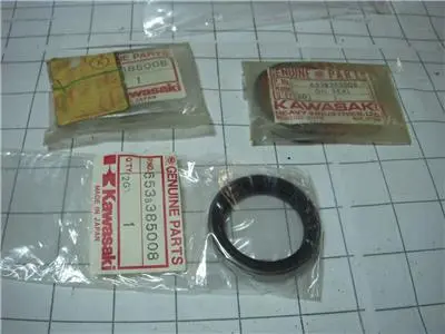 653B385008 Oil Seal Nos Kawasaki (3) 653B385008 (Red718) 1