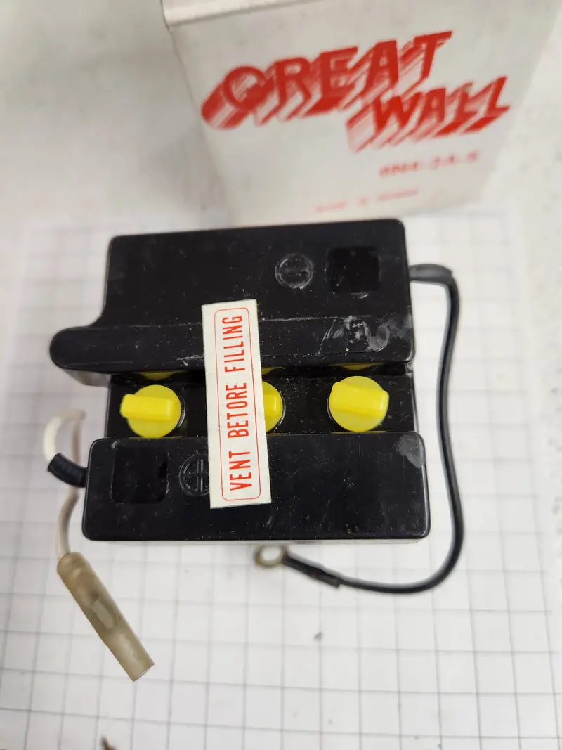 6N4-2A-5 Battery Dt2 250 Dt100 Dt80 Honda Yamaha Suzuki Kawasaki  New I-3 1