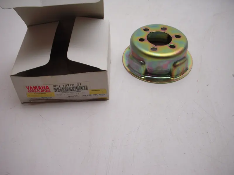 8H8-15723 Recoil Pulley Nos Yamaha Snowmobile Ss440 (Red117) 1
