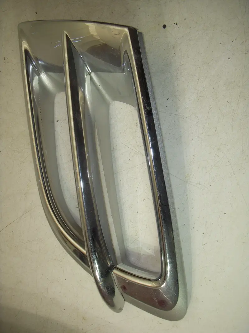 Goldwing 2002-10 Gl1800 Right Upper Fairing Cowl Insert Silver With Chrome Added Used 102317-66 (F4) 1