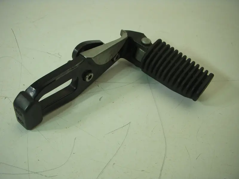 Pegs 1995 R1100r 1100 Bmw Rear Foot Peg Rest  W/ Mount (95-01) Bmw-5 1