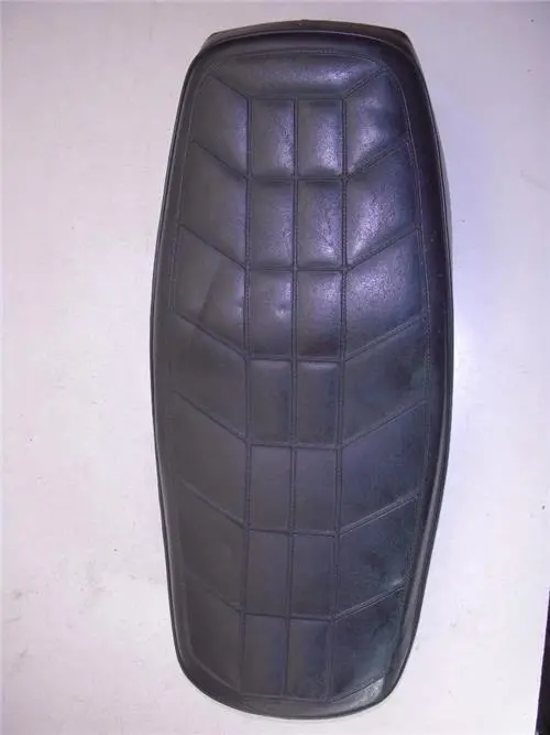 Seat 1982 Gpz550 Kz550 Gpz 550 Kawasaki Seat Saddle Used St-482 (B27) 1